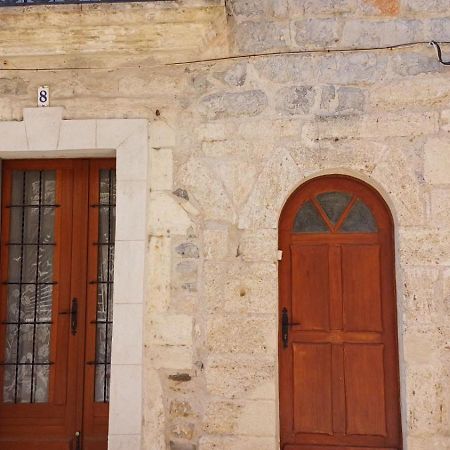 Appartement Chaleureux Dans Une Maison En Pierre Mireval Extérieur photo