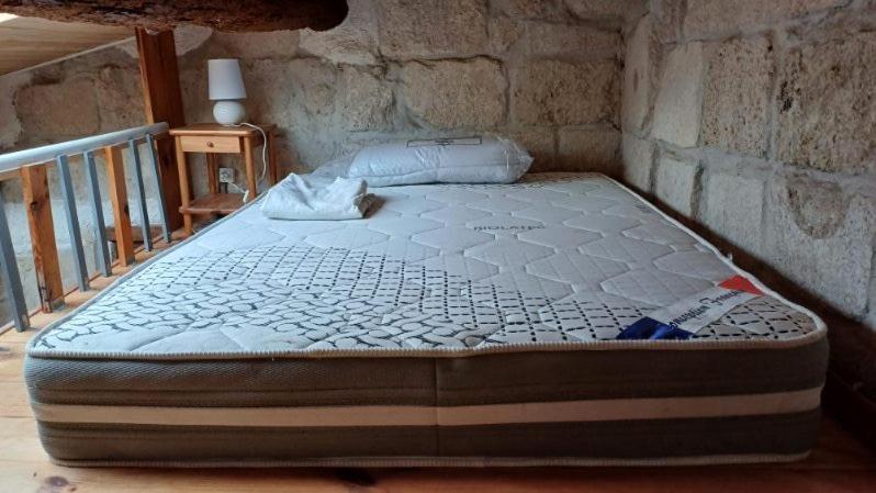 Appartement Chaleureux Dans Une Maison En Pierre Mireval Extérieur photo