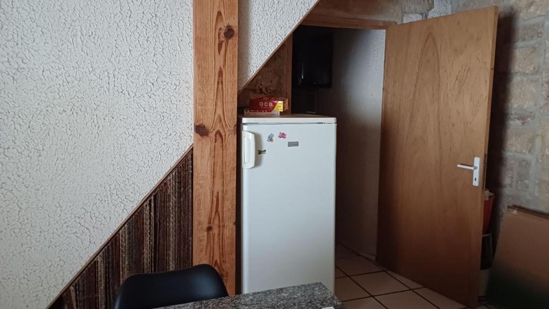 Appartement Chaleureux Dans Une Maison En Pierre Mireval Extérieur photo