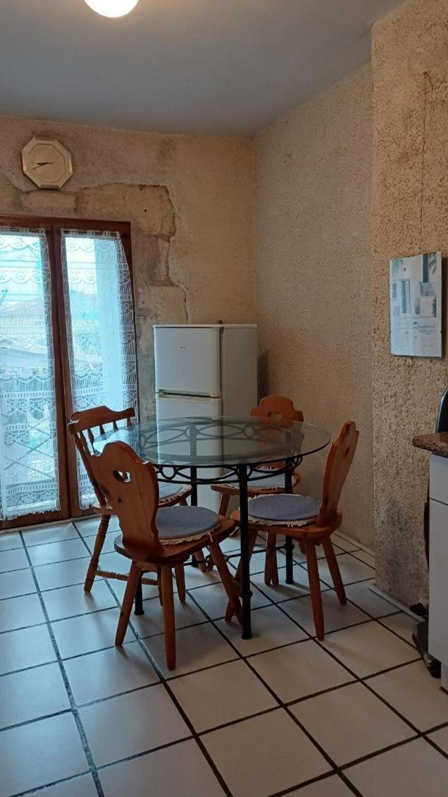 Appartement Chaleureux Dans Une Maison En Pierre Mireval Extérieur photo