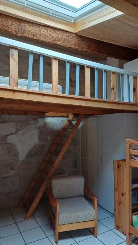 Appartement Chaleureux Dans Une Maison En Pierre Mireval Extérieur photo