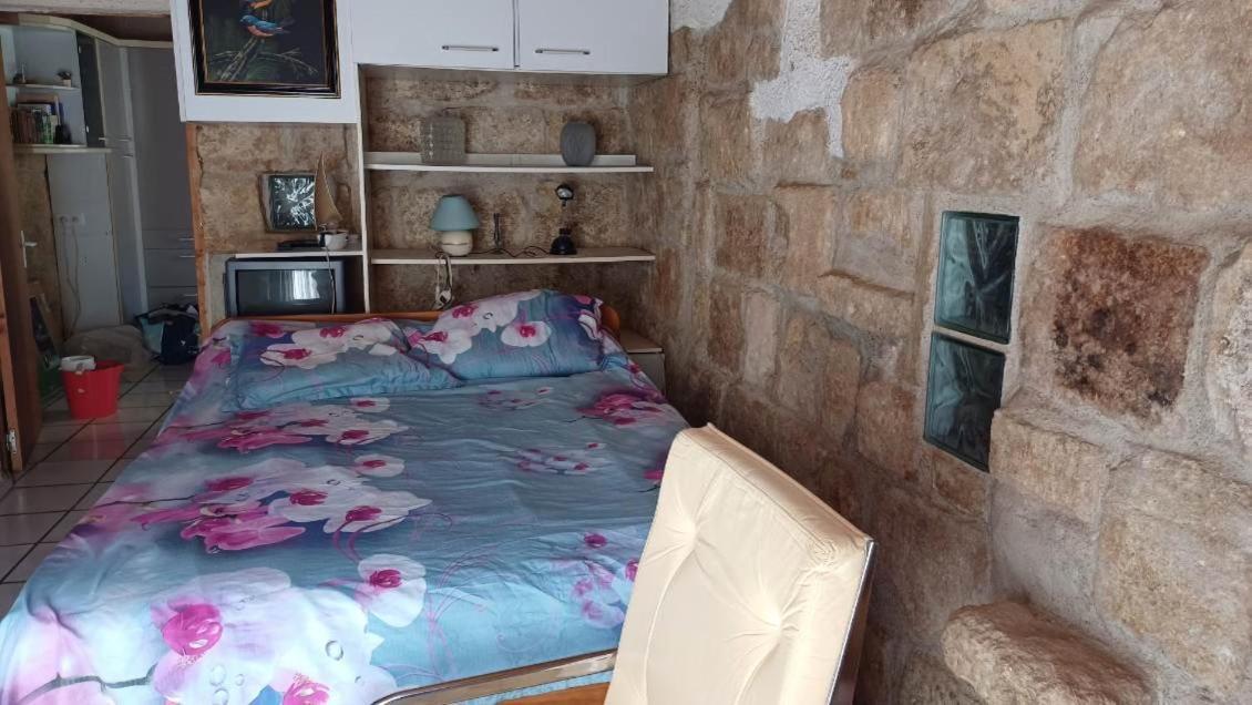 Appartement Chaleureux Dans Une Maison En Pierre Mireval Extérieur photo